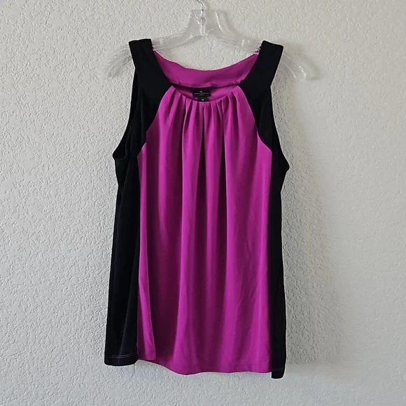 Woman's Sleeveless Color Block Blouse - Picture 1 of 4